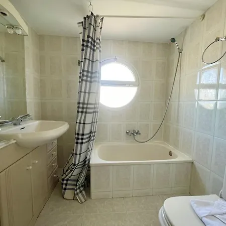 Caballos Apartment *